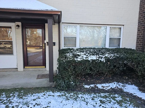 810 N Forklanding Rd #207-U207, Maple Shade, NJ 08052
