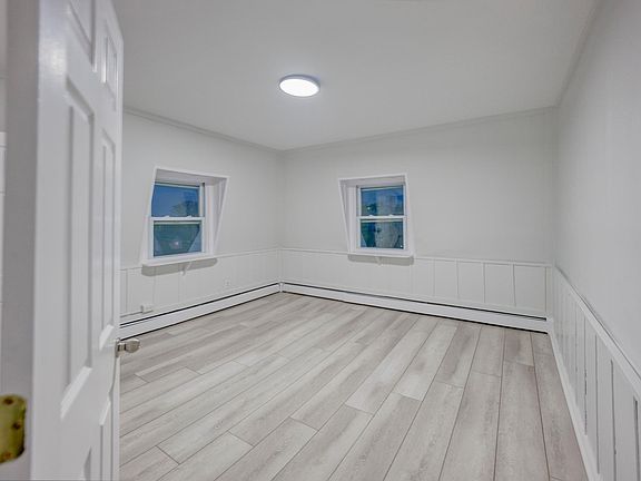 4th image of 82 Hollingsworth St #3