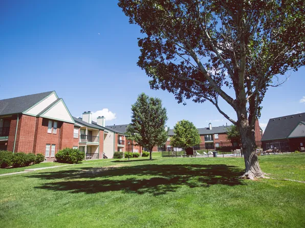 Quail Creek Apartments & Duplexes