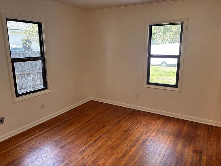 200 Gabriel St — Photo 17