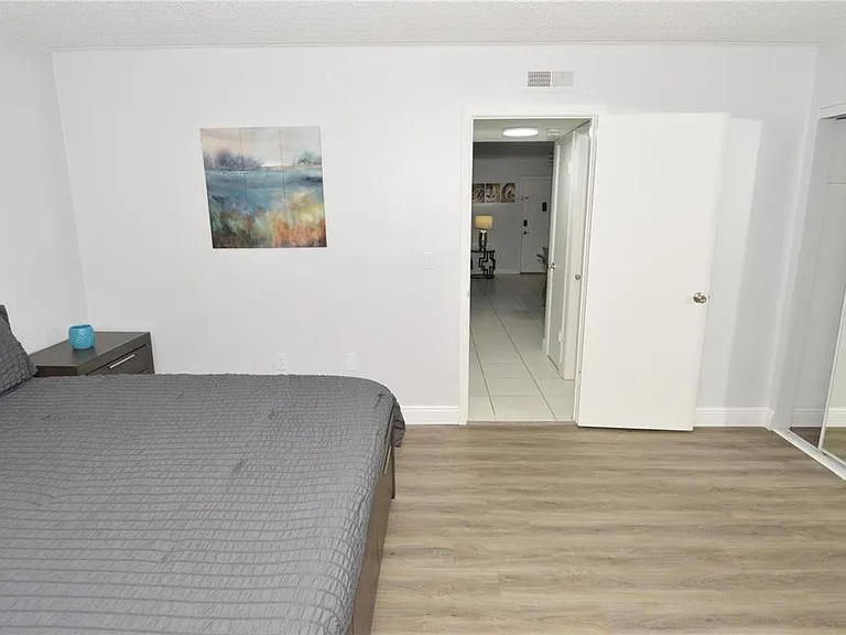 12760 Indian Rocks Rd #555 — Photo 32