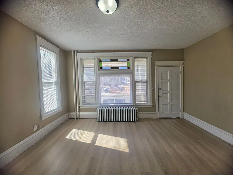 1136 Edgerton St — Photo 8