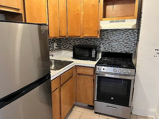 2nd image of 2141 Starling Ave #3E
