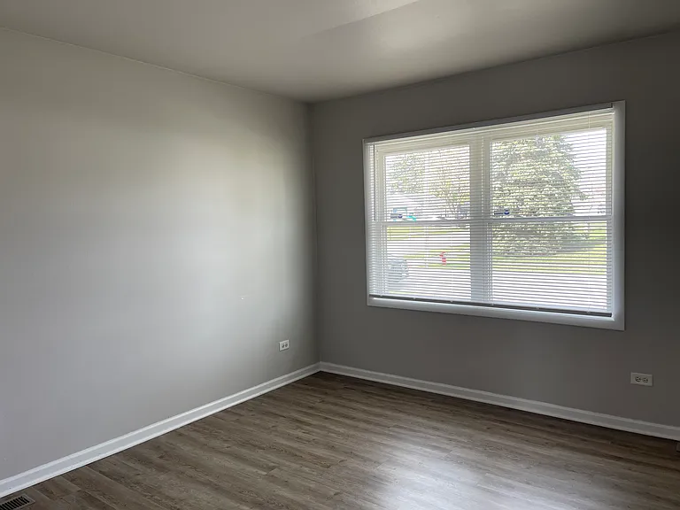 22127 Belmont Rd — Photo 6
