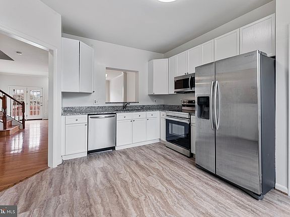 4th image of 2407 Fieldcreek Dr
