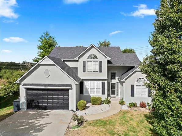 3202 Junction Dr, Harrisonville, MO 64701