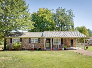 916 Vista Cir, Tuscumbia, AL 35674