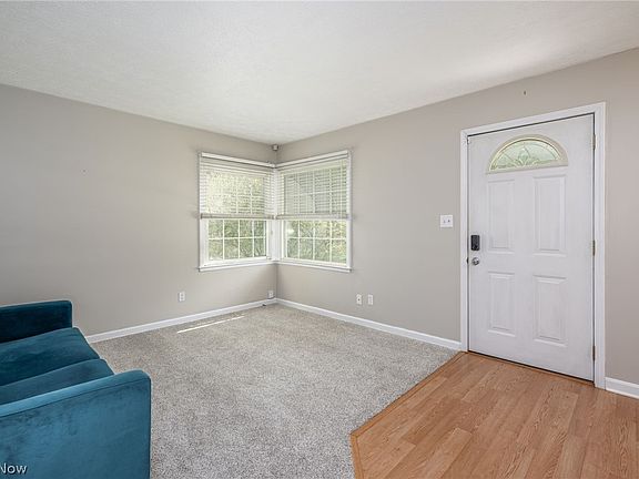 4th image of 2751 Valley Rd