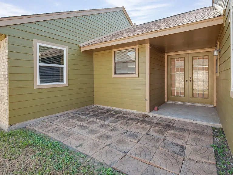 808 Camellia Ct — Photo 21