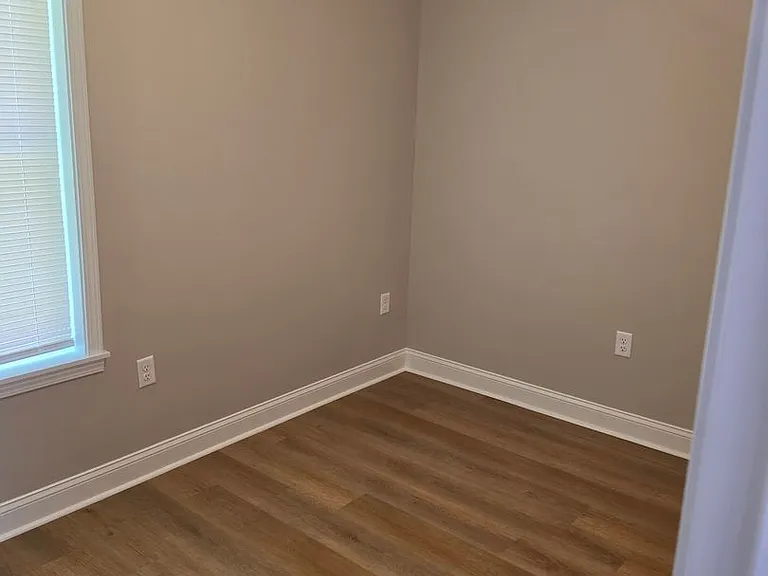 302 Thomas St — Photo 18