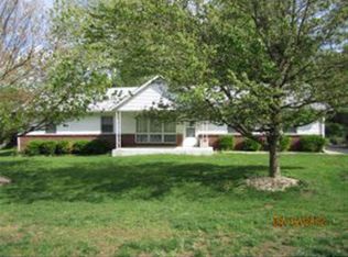 1901 W Lancaster Dr, Bloomington, IN 47404