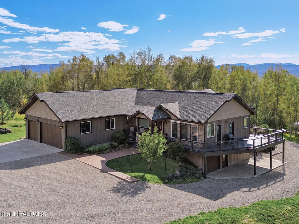 1st image of 397 Dogwood Dr