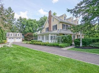 114 Colonial Ridge Dr, Haddonfield, NJ 08033