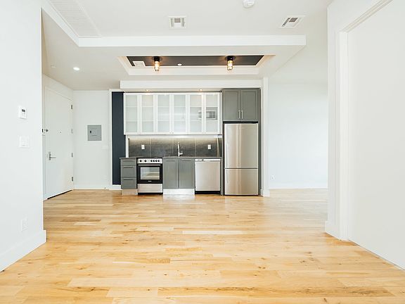 3rd image of 785 Dekalb Ave