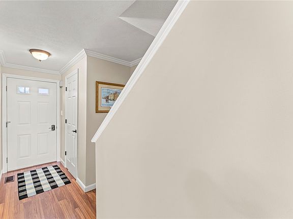 3rd image of 130 Olde Orchard Dr