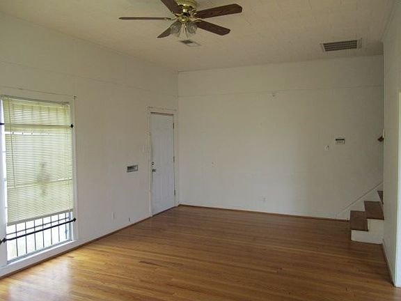 2nd image of 2345 Oaklawn Ave