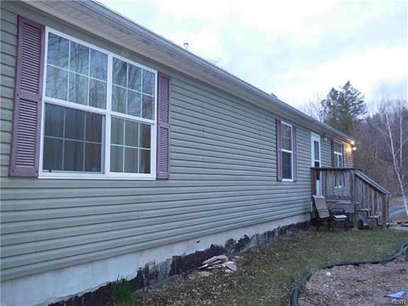 4th image of 251 Lehigh Gap St