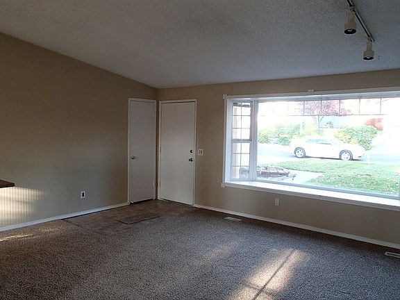3rd image of 5511 N Greenwood Blvd