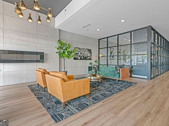 4th image of 260 18th St NW #10320