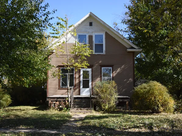 718 15th St, Aurora, NE 68818