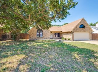 3205 Fairview Dr, Corinth, TX 76210