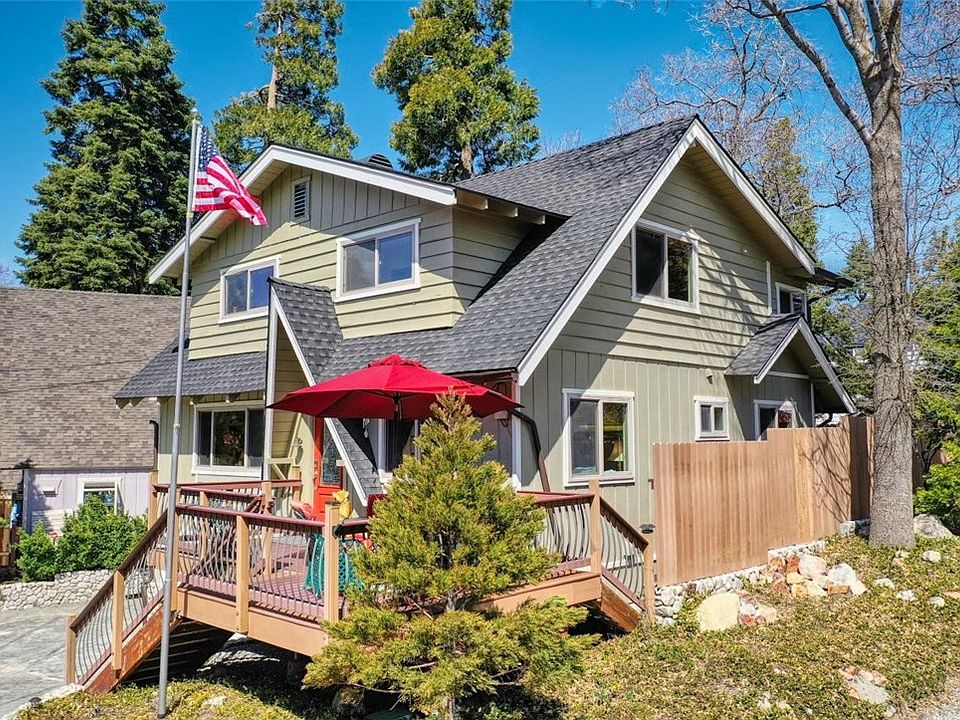 1st image of 384 Spruce Dr
