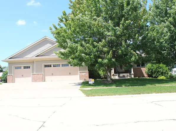 6830 Flint Rock Ct, Marion, IA 52302