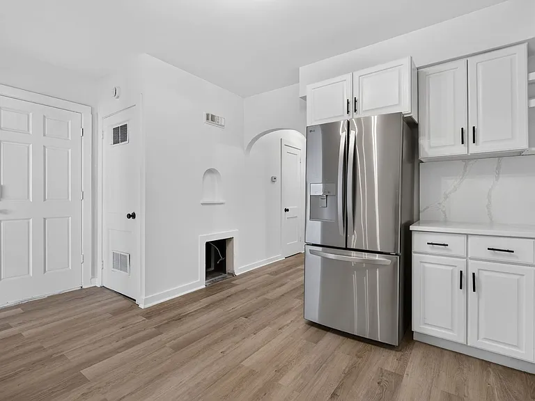 705 Washington St #2F — Photo 3