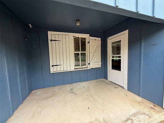 4th image of 1515 Moulton St