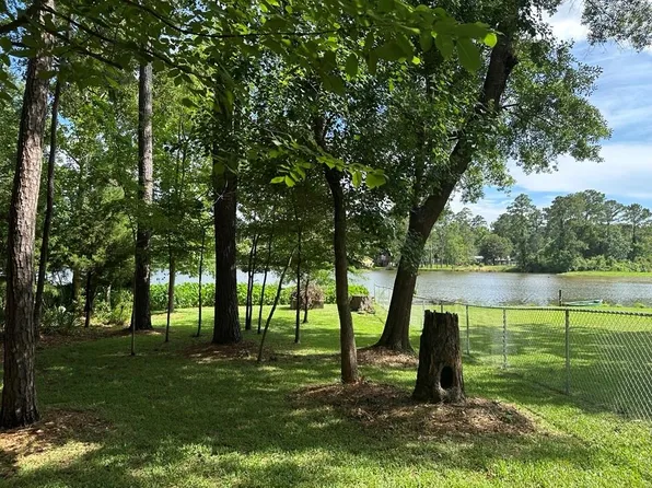 512 Navajo St, Montgomery, TX 77316