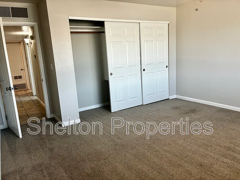 1041 W 18th St — Photo 10