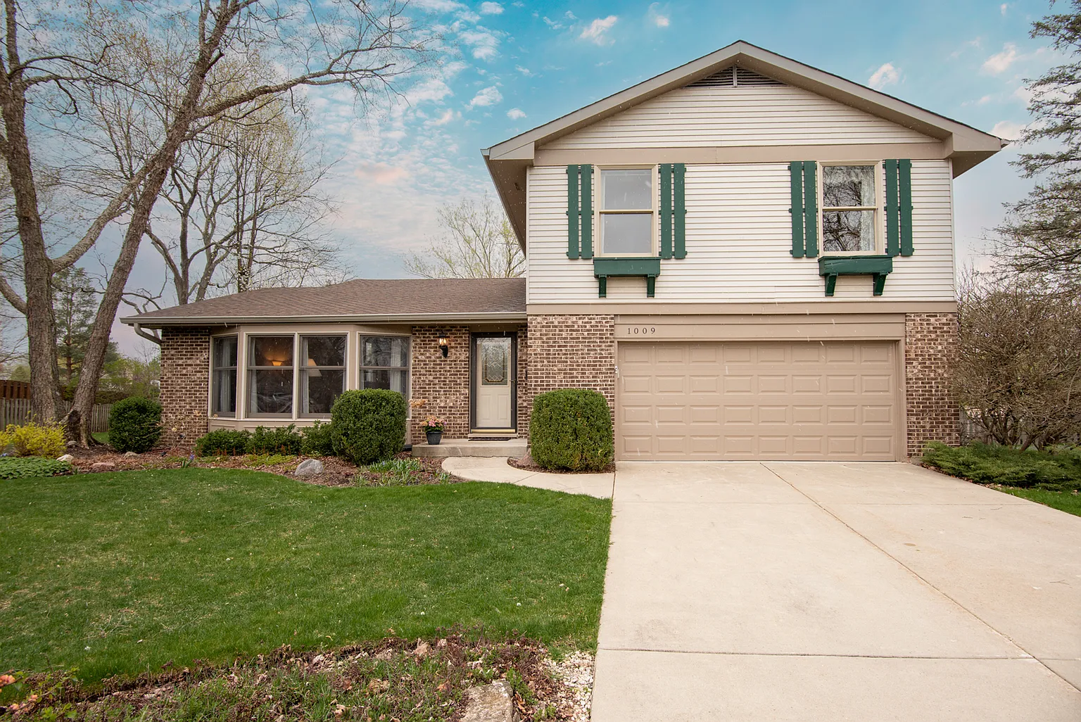 1009 Juniper Pkwy photo 1