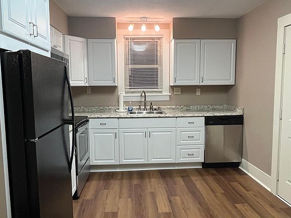 3rd image of 116 S Main St