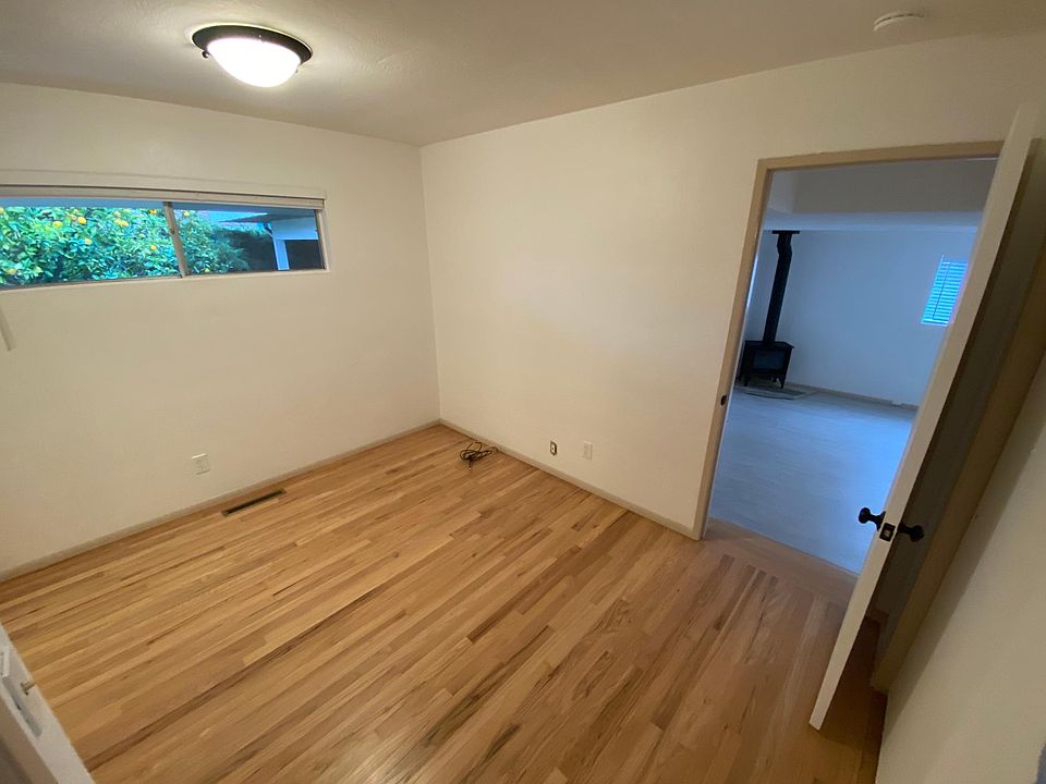 2nd image of 218 Jackson St #1