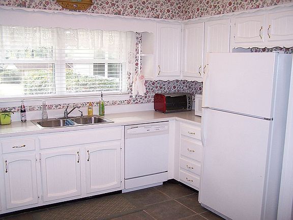 Another kitchen view