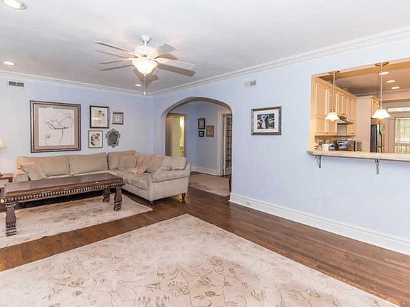 4th image of 2324 Park Ave Unit 1
