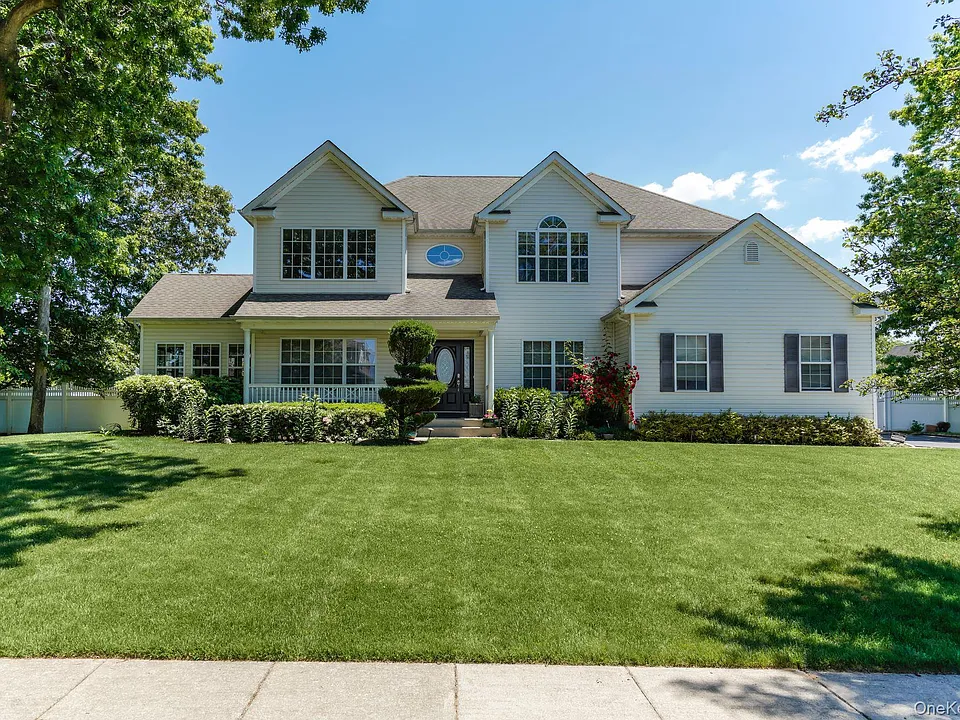 5 Daffodil Ln