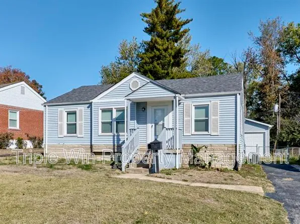 10315 Saint Arthur Ln, Saint Ann, MO 63074