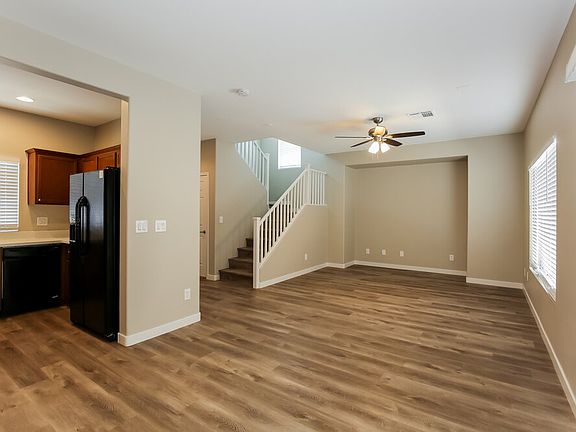 4th image of 1021 Sunny Acres Ave