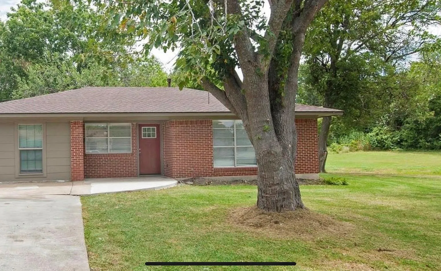 214 N Hamilton St — Photo 4