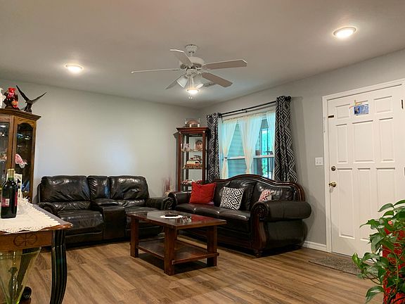 5th image of 1311 Royal Dr