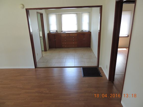 3rd image of 407 W Nevada St