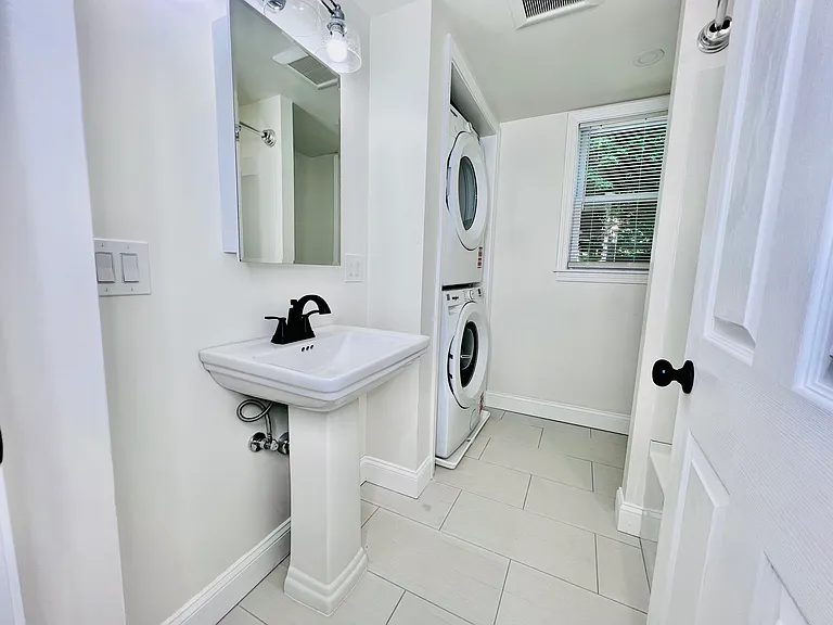 164 Ashburnham St #2 — Photo 8