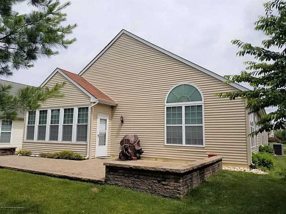 2nd image of 605 Quail Ct