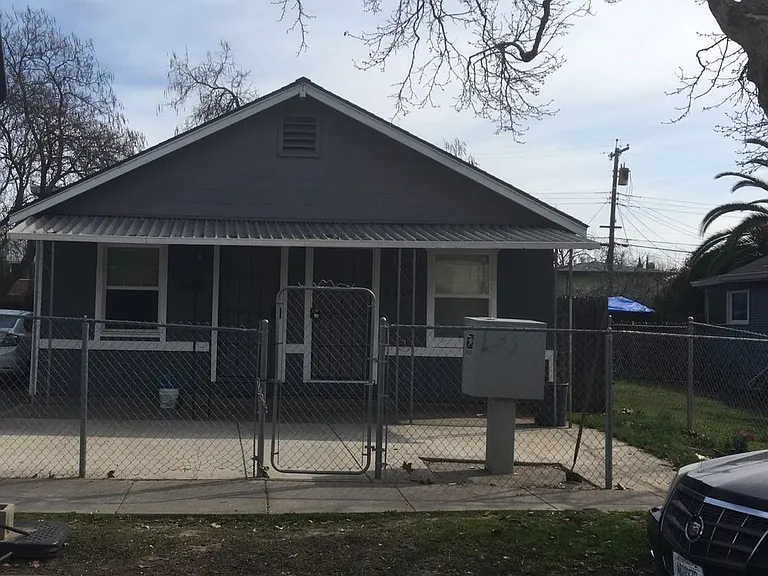 2394 Oakmont St — Photo 2