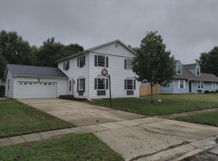 7 Jamestown Cir, Riverton, IL 62561