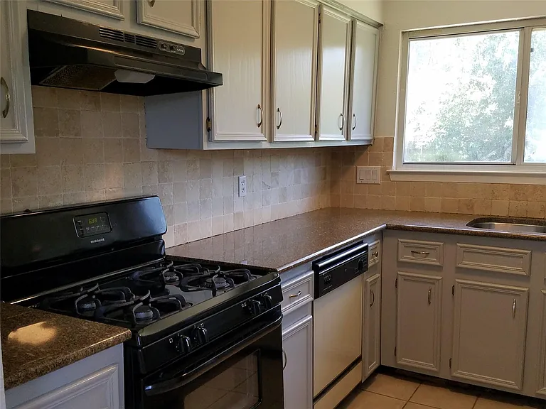3607 Cornerstone St — Photo 5