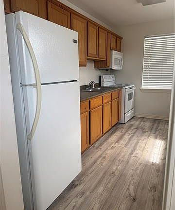 5th image of 1620 Pauger St #6