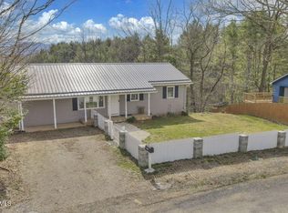 520 Hospital Hill Ln, Mountain City, TN 37683