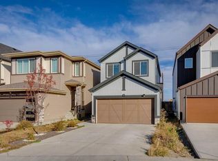 19316 NE 29th Ave NW, Edmonton, AB T6M 3B2